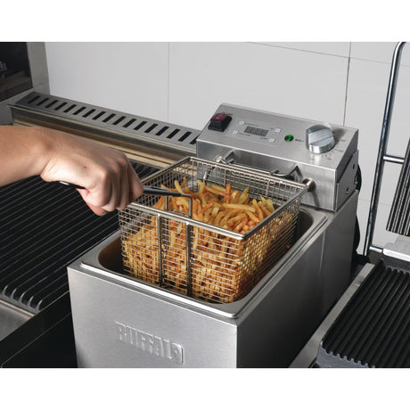 Buffalo Single Tank Single Basket 5Ltr Countertop Fryer with Timer 2.8kW